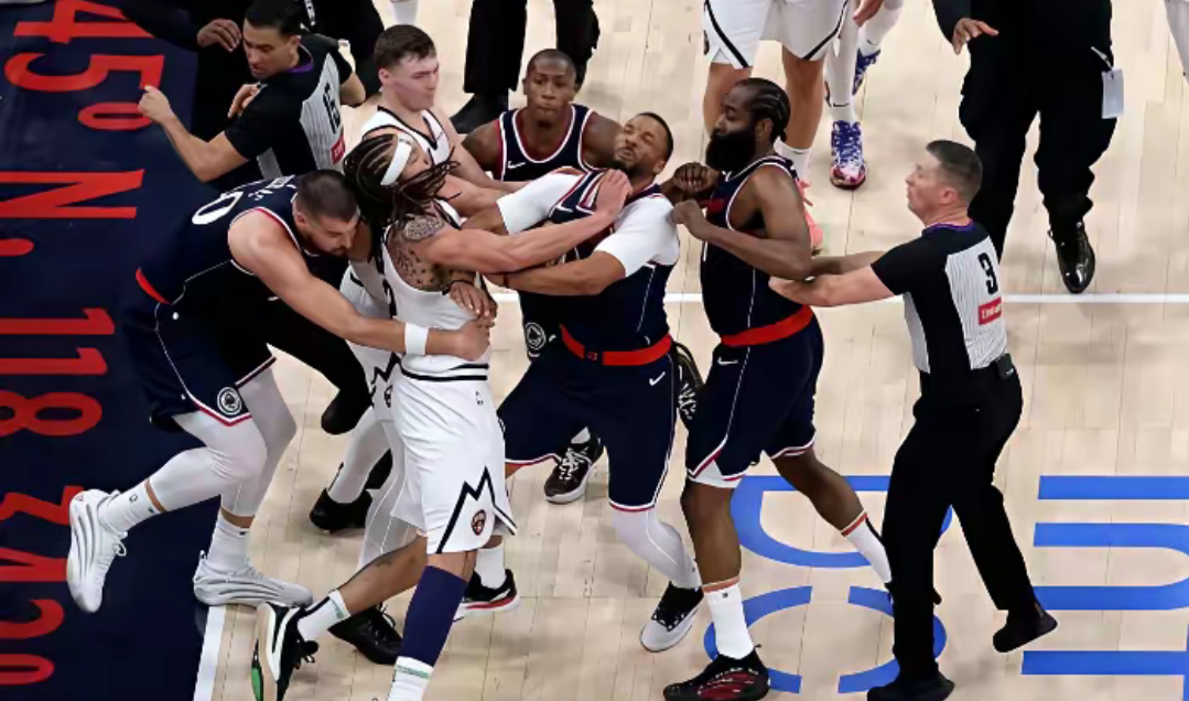 开云手机-哈登焦点对战，詹姆斯与40激战德国队分钟，战术调整胜负难料！再创辉煌时刻-开云手机